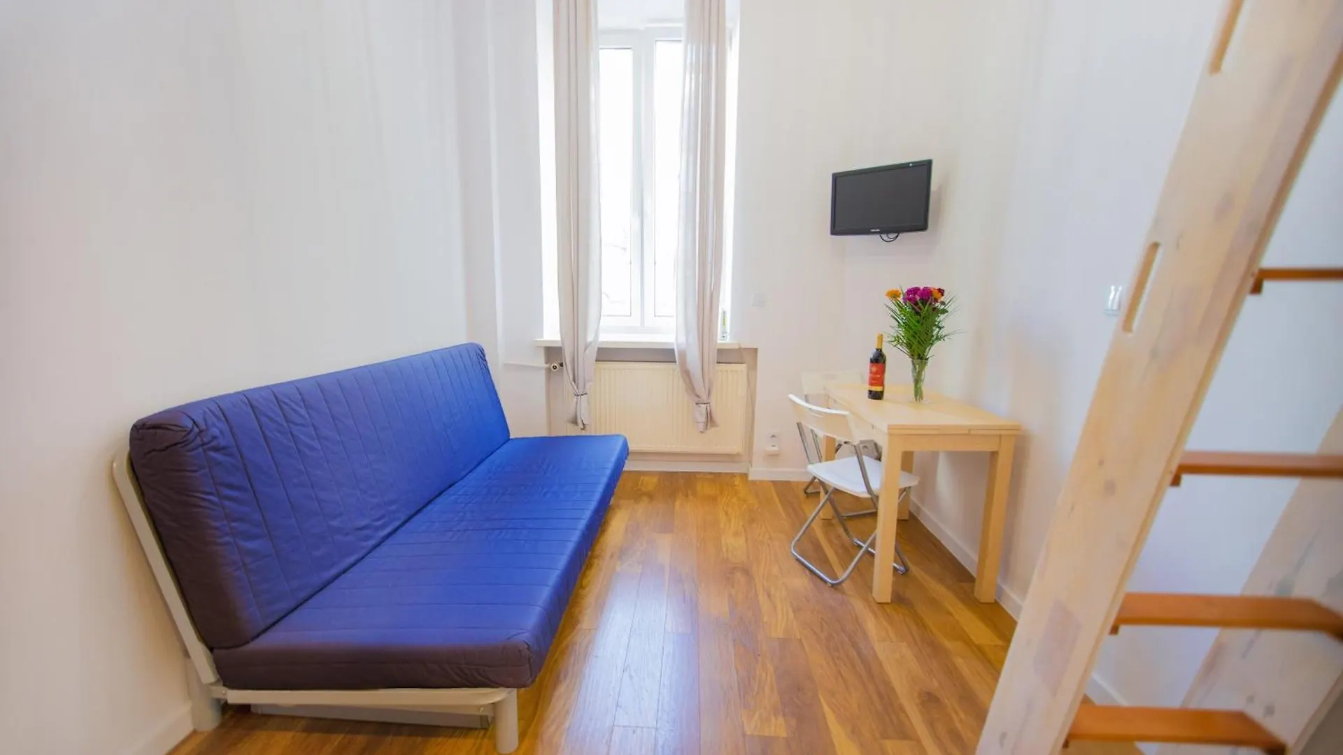 Apartment Lovely Hoza Str Studio Super Central Location Warsaw